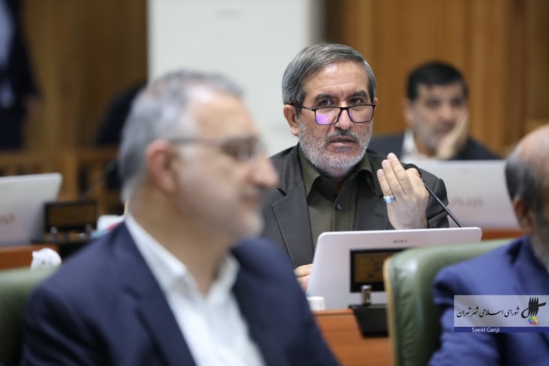 خزانه دار شورا دروغ می گوید یا شهردار تهران/ سند پرداخت حقوق نزد شوراست اما زاکانی آن را تکذیب می کند